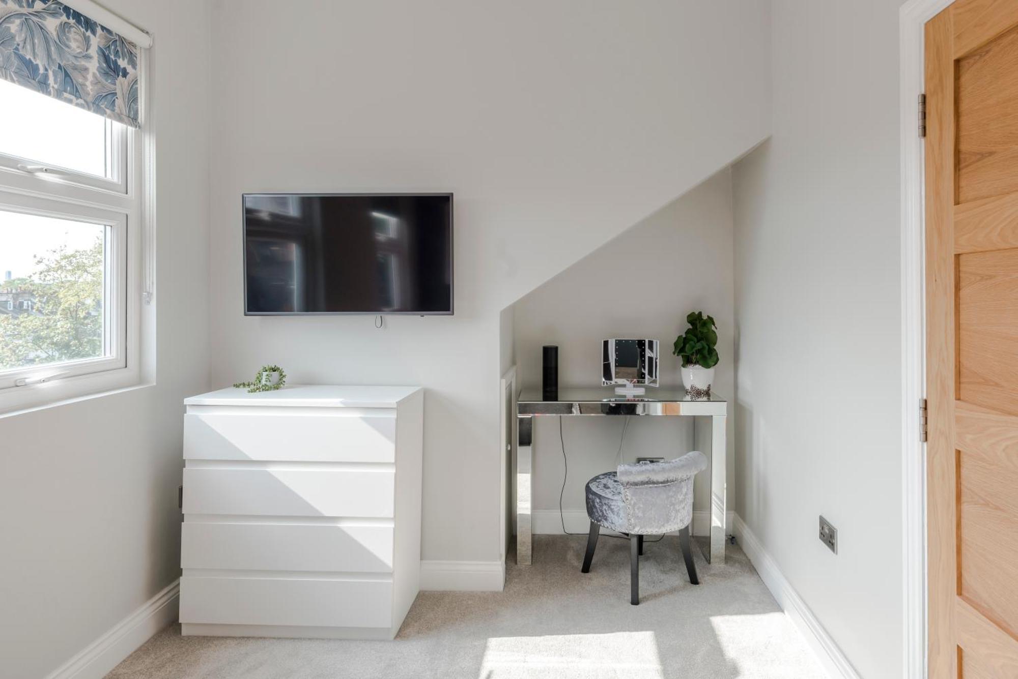 Stunning 3 Bed Duplex Apartment In The Heart Of West Hampstead لندن المظهر الخارجي الصورة