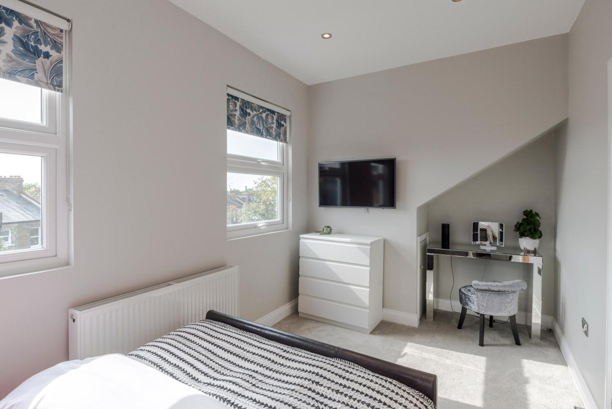 Stunning 3 Bed Duplex Apartment In The Heart Of West Hampstead لندن المظهر الخارجي الصورة